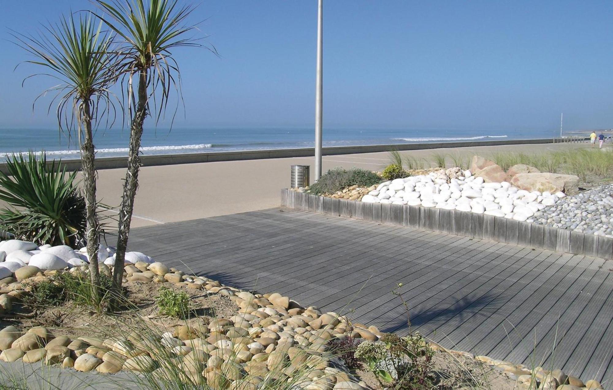 Amazing Apartment In St, Hilaire De Riez Saint-Jean-de-Monts Bagian luar foto